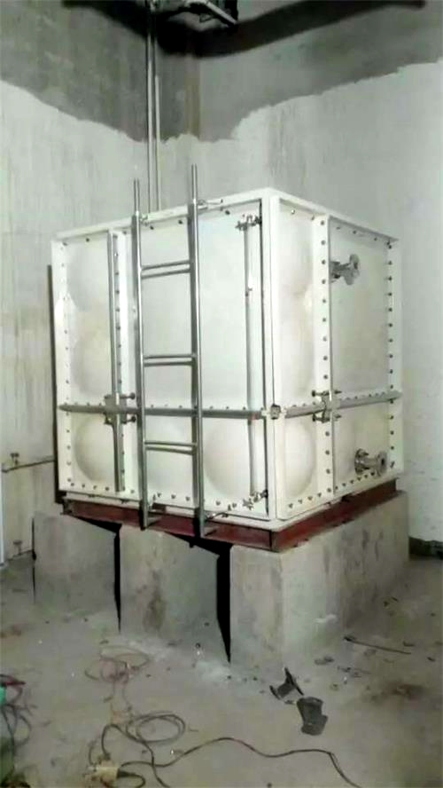玻璃（lí）鋼水箱（xiāng）