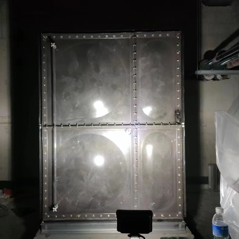 北京中國建築三局項目工程項目搪瓷鋼板水箱安裝完畢