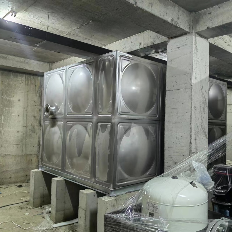 廊坊市（shì）榮盛首府項目不鏽鋼給水水箱安裝完成